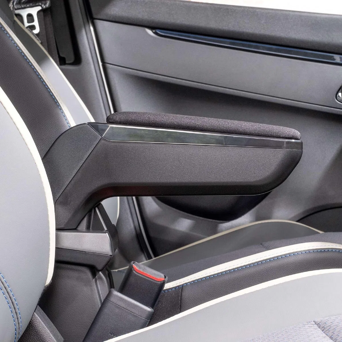 Rati Armster S Bracciolo compatibile per TOYOTA AYGO X Hibrido 2026 [tessuto, nero]