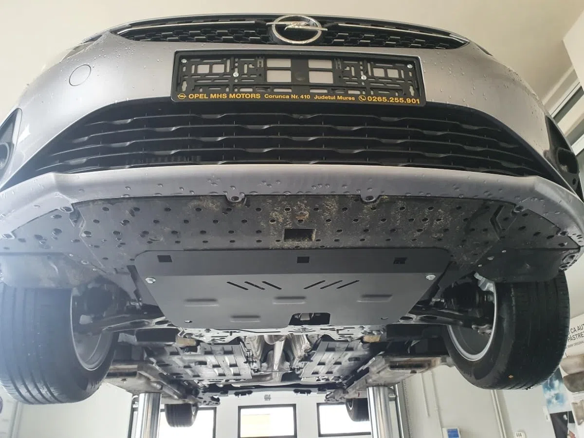 Protezione motore in metallo compatibile con Peugeot 208.
