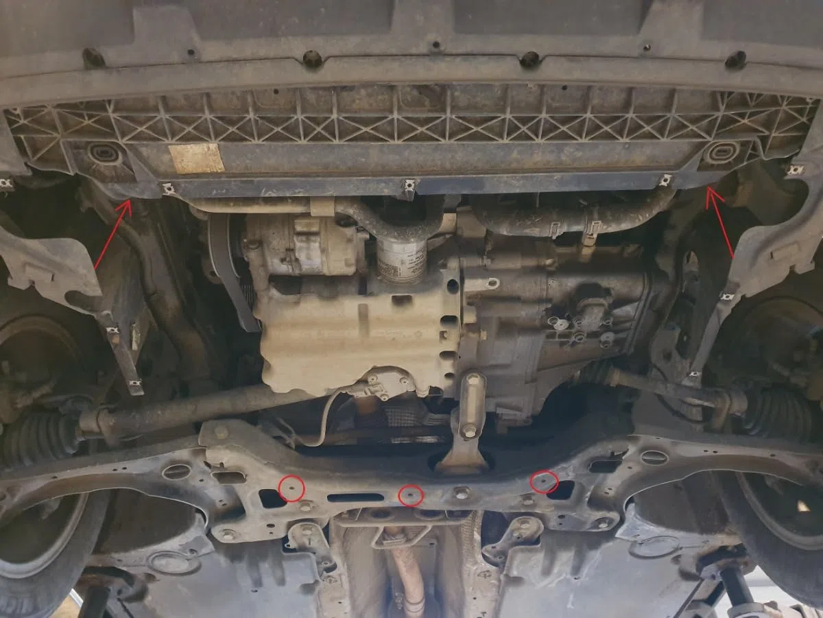 Protezione motore in metallo compatibile con Seat Ibiza.