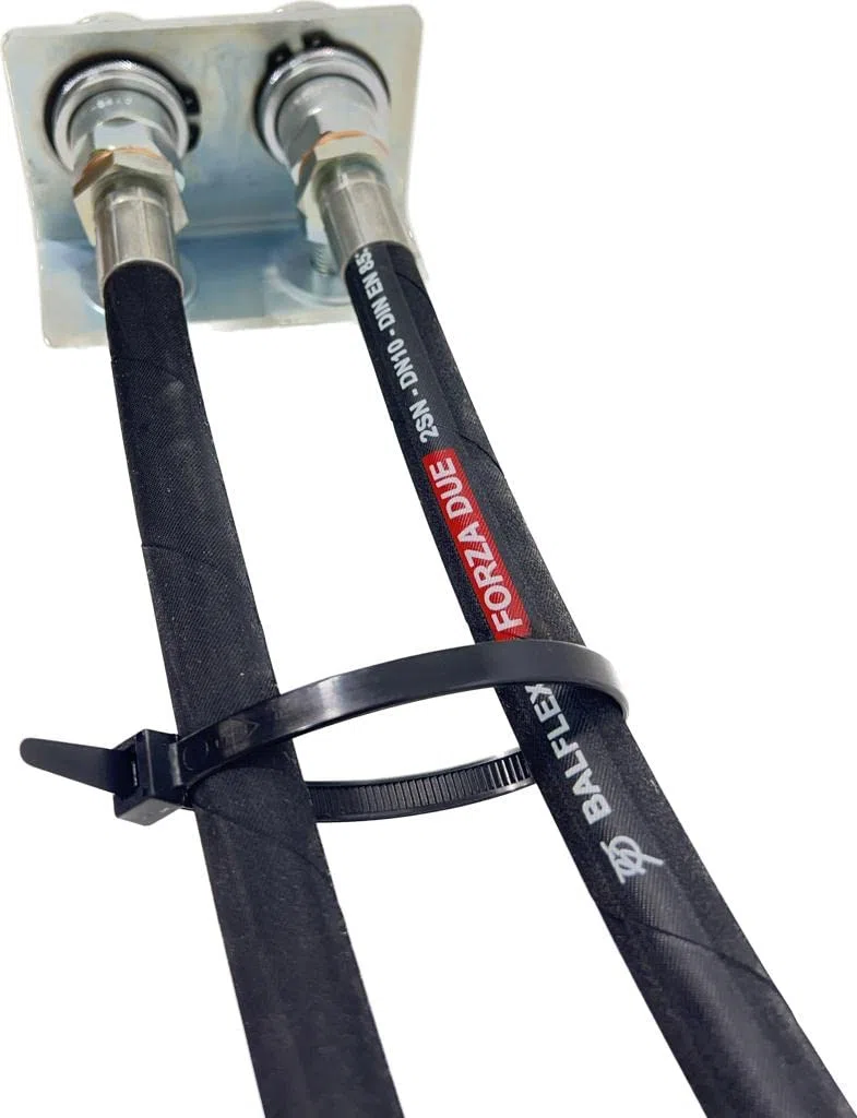 Kit Distributore oleodinamico per trattore 1 leva doppio effetto 3/8" 40 Litri 180 bar completo di innesti rapidi PUSH PULL su piastra di fissaggio e tubi