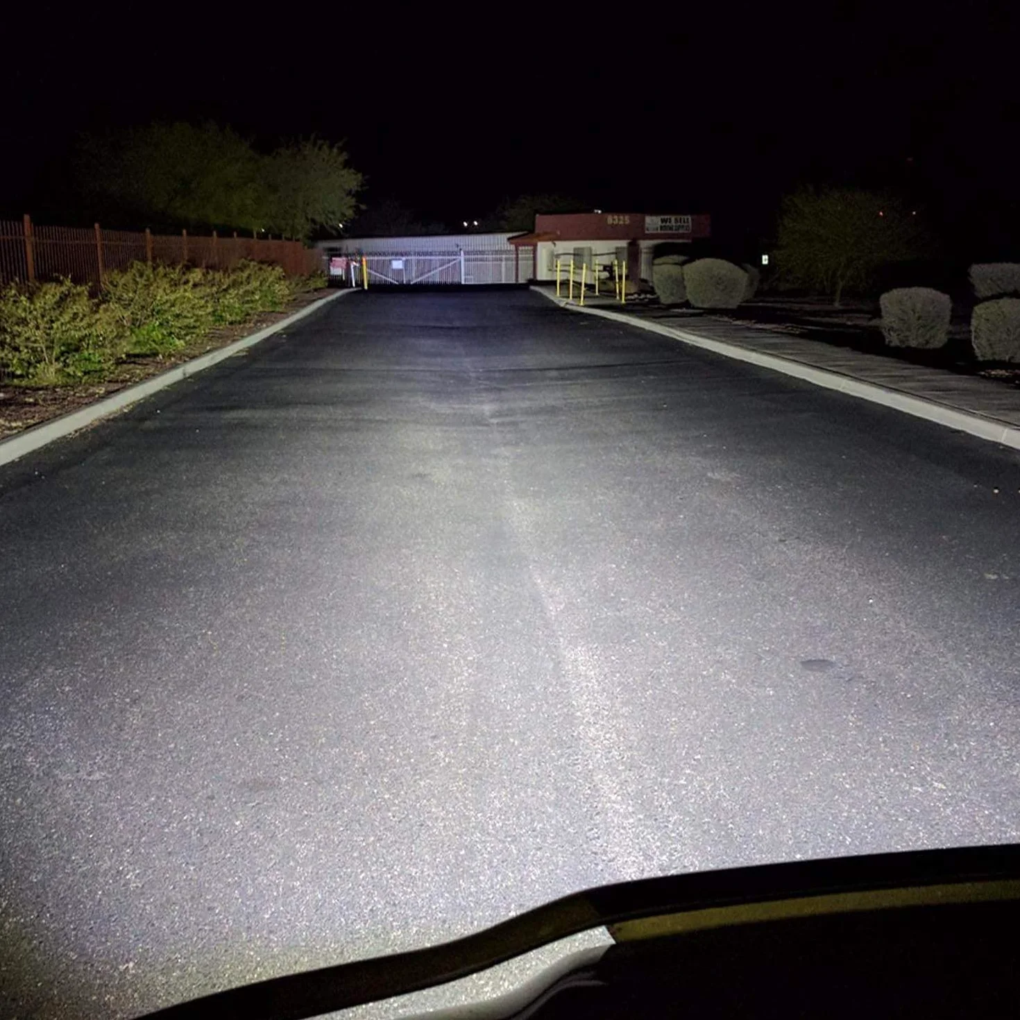 SKYWORLD Barra Led Fuoristrada, 52 pollici 130 cm 675W Curva Barra Luce Led con 12V Cablaggio Kit, Impermeabile Fari LED Luci da Lavoro per 4x4 Auto Camion SUV UTE ATV Barca, 6000K Bianca